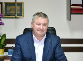 În timp ce țara arde, socialiștii își asigură confortul. Președintele raionului Ocnița și-a procurat o mașină de 600 de mii de lei